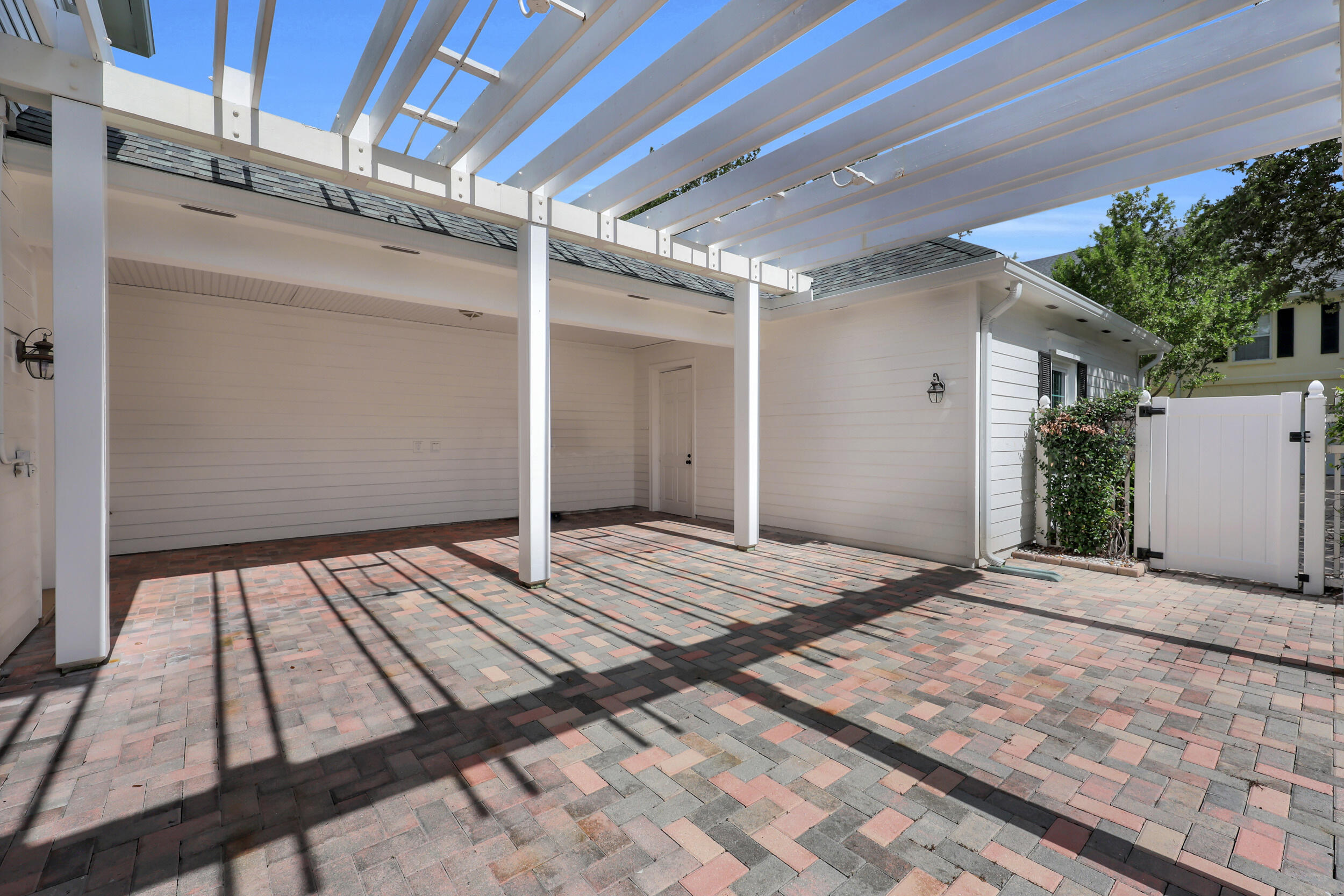 325 Sweet Bay Circle