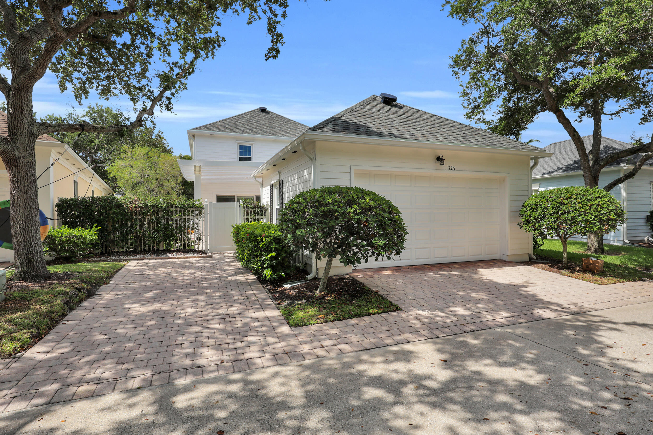 325 Sweet Bay Circle