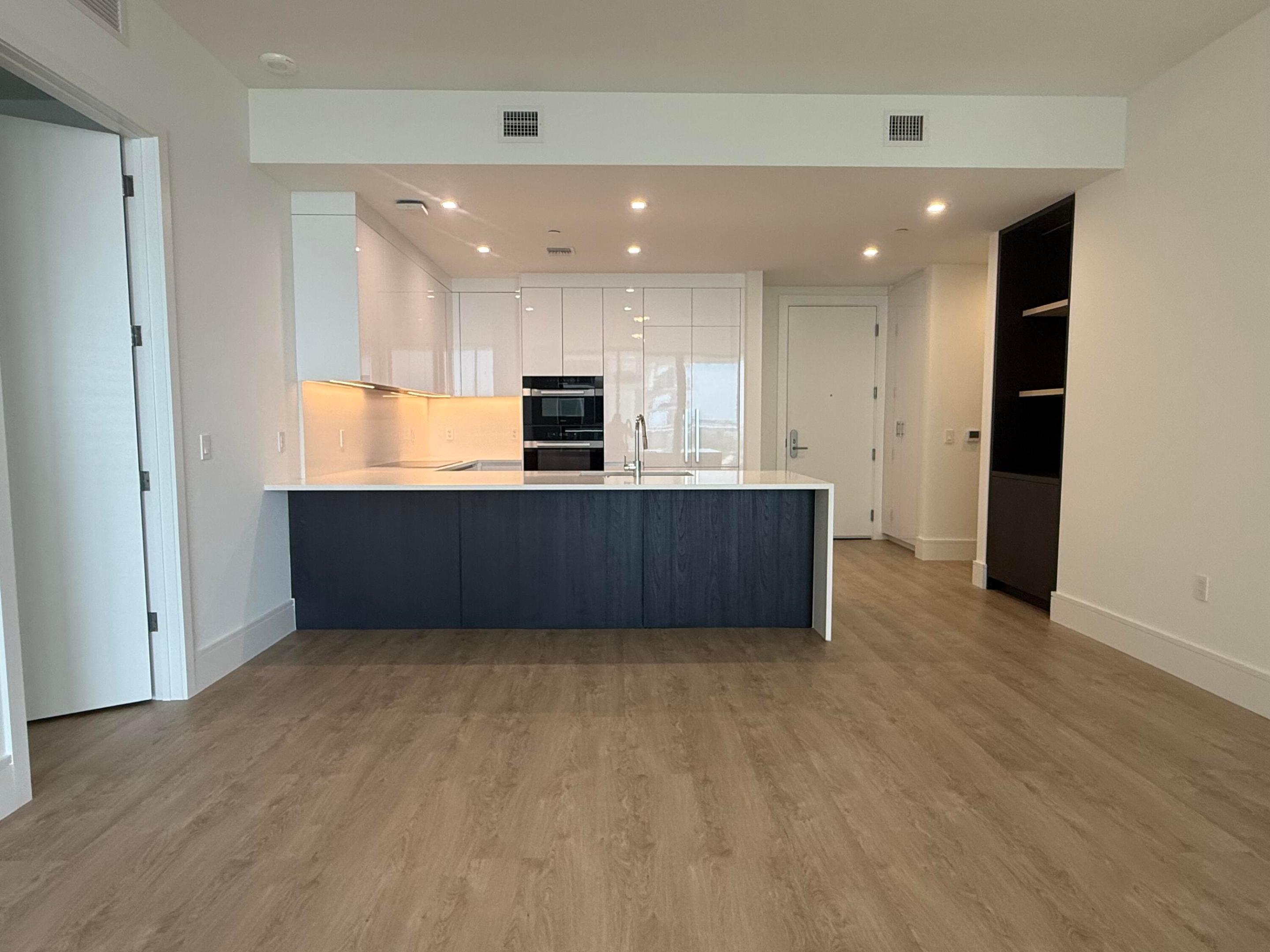 220 Lake Shore Drive 1219
