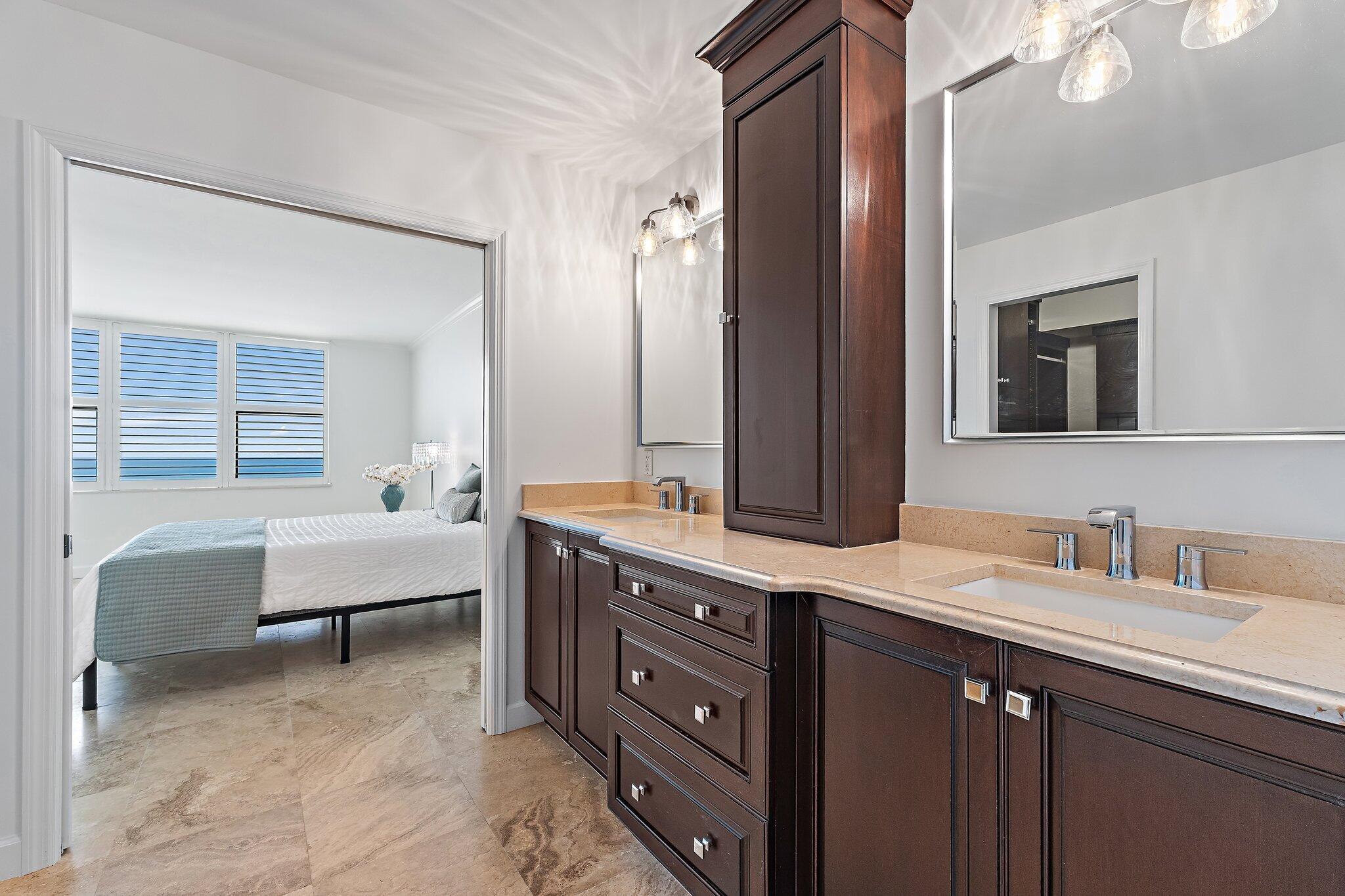 900 Ocean Drive 705