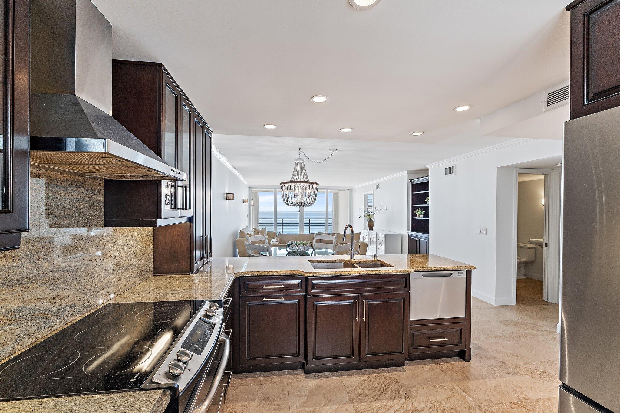 900 Ocean Drive 705