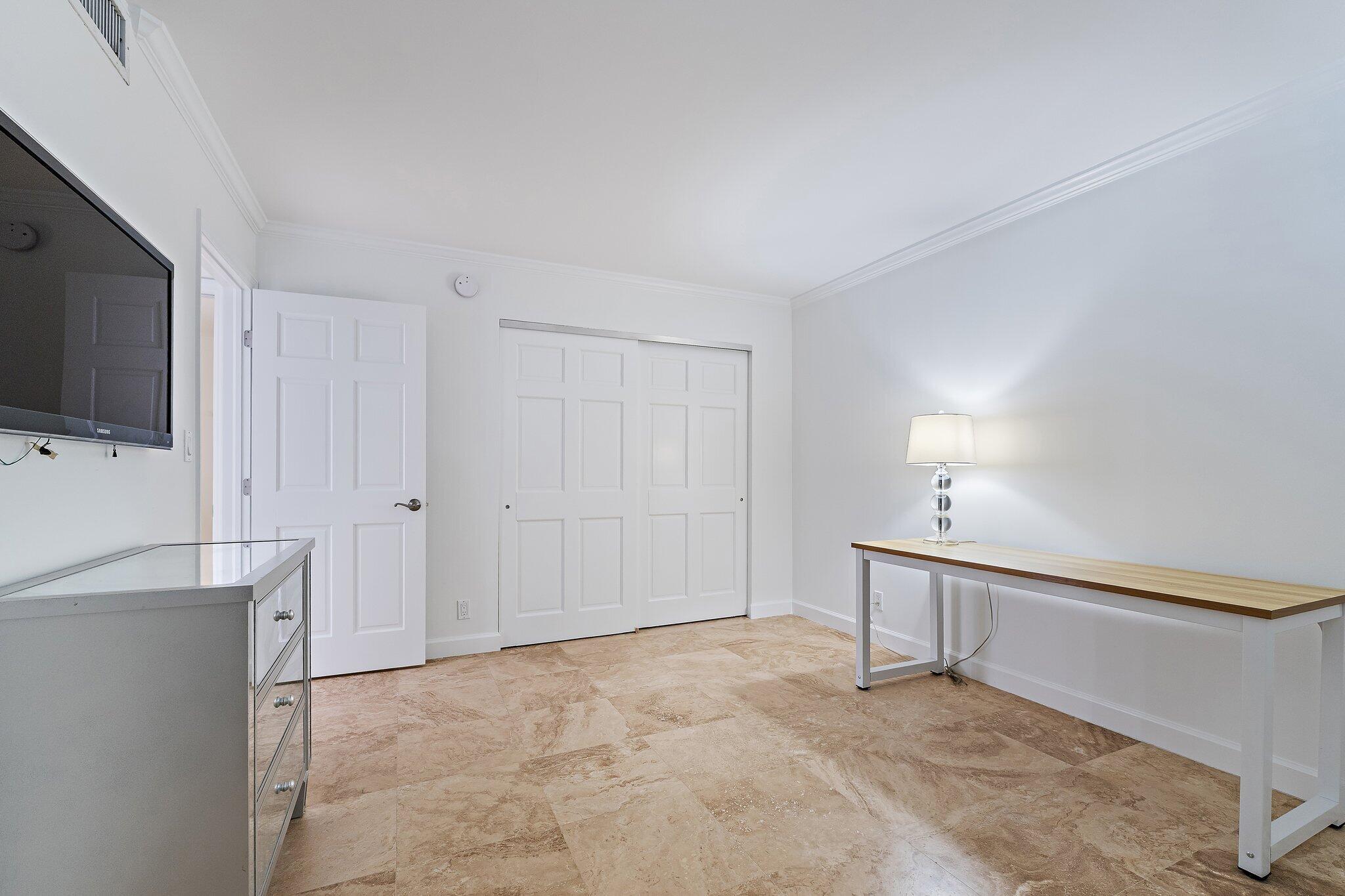 900 Ocean Drive 705