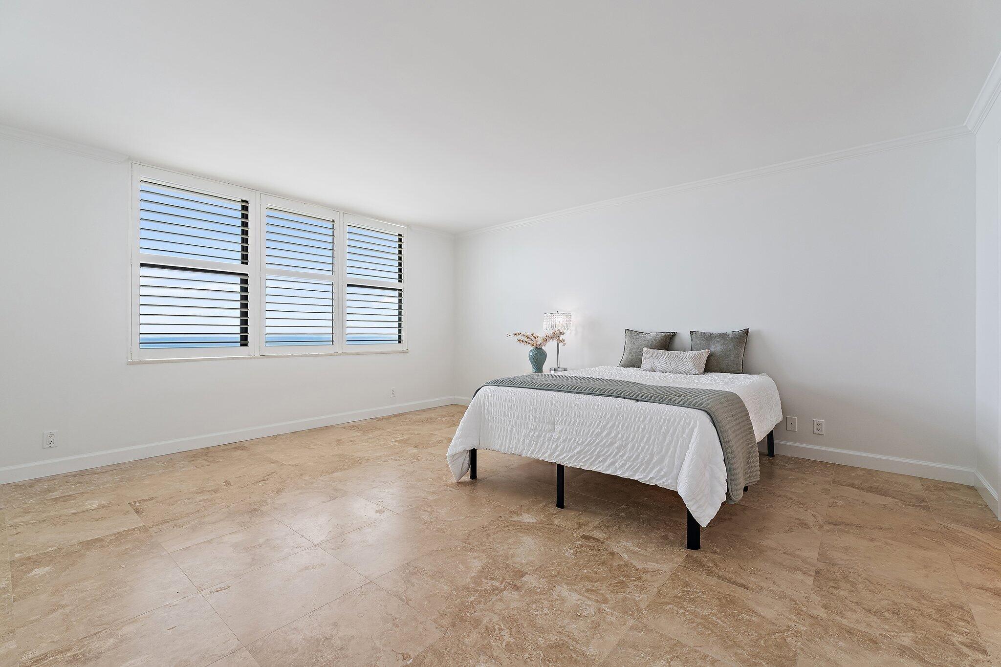 900 Ocean Drive 705