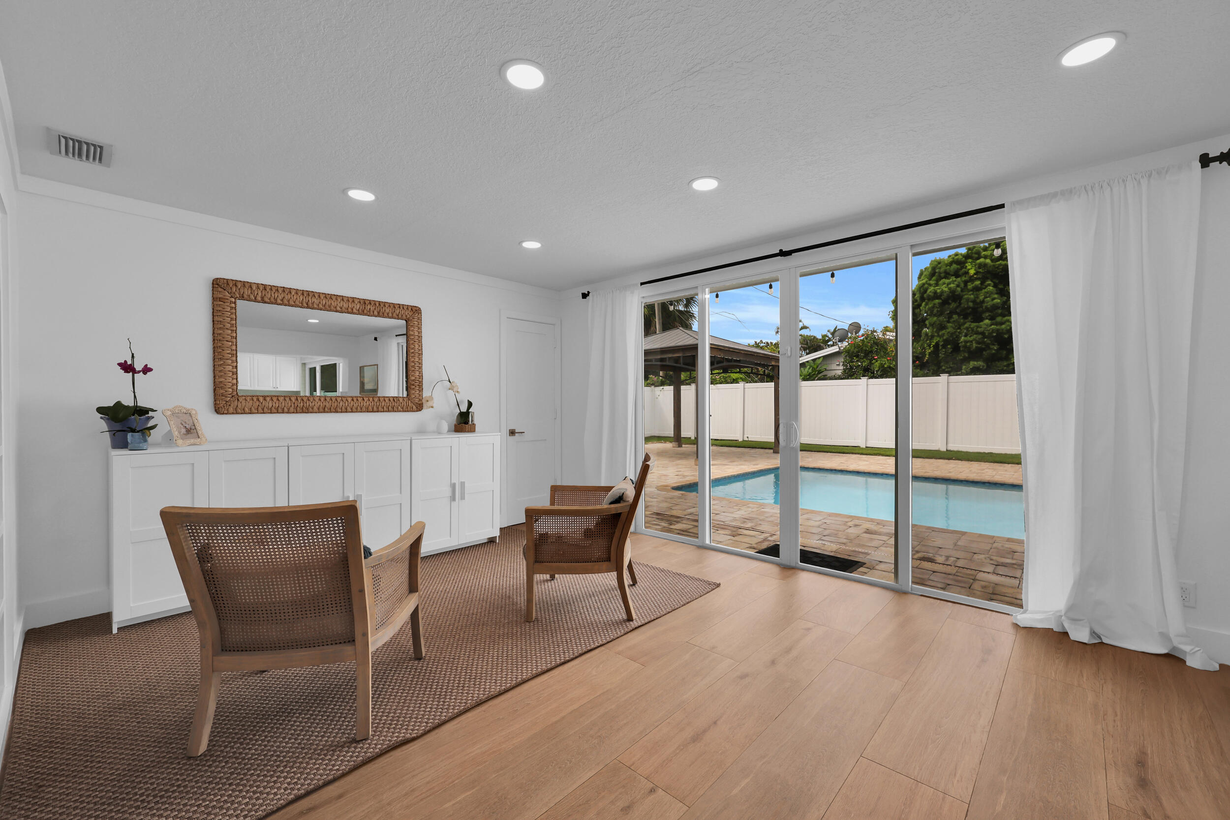 72 WILLOW Road