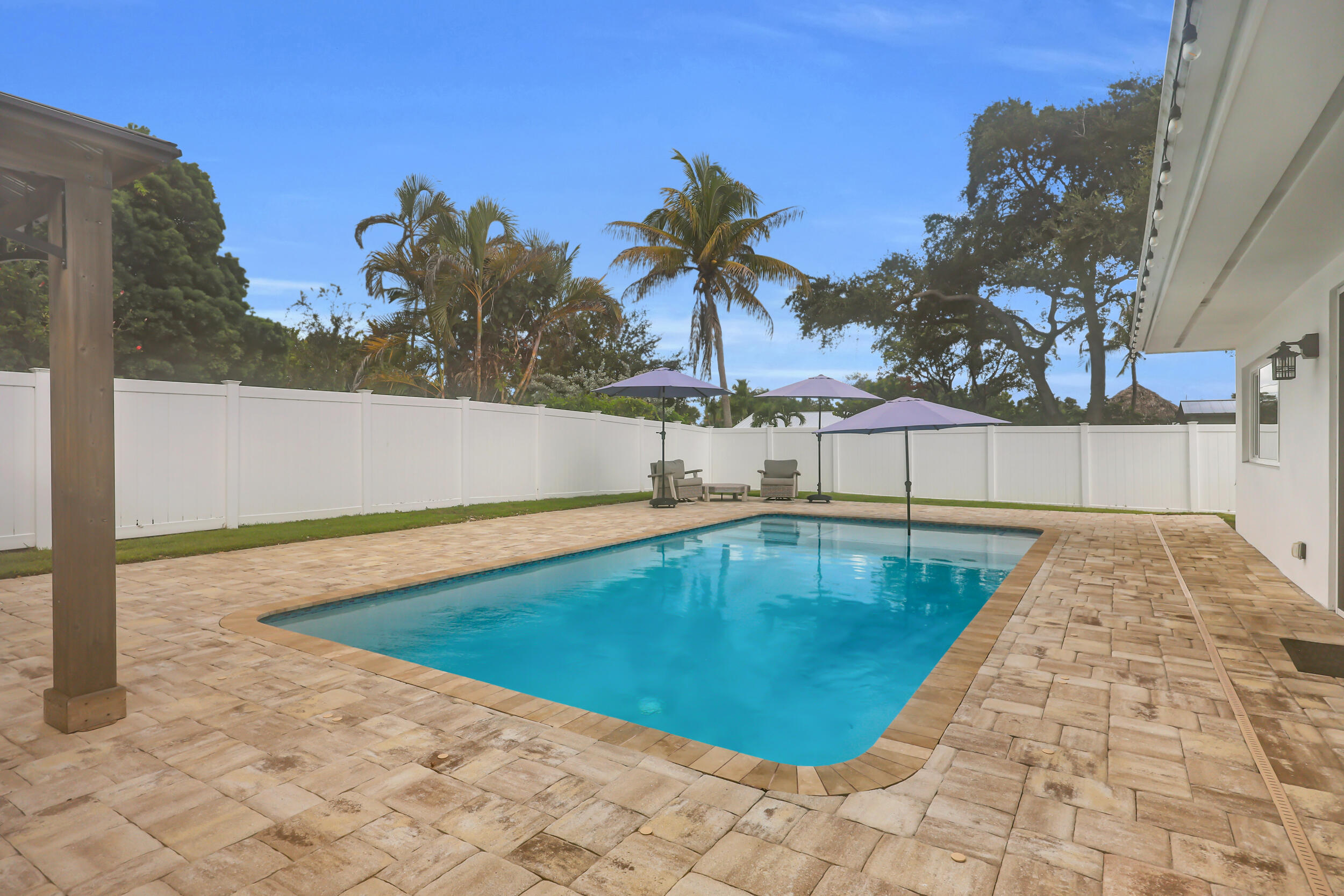 72 WILLOW Road