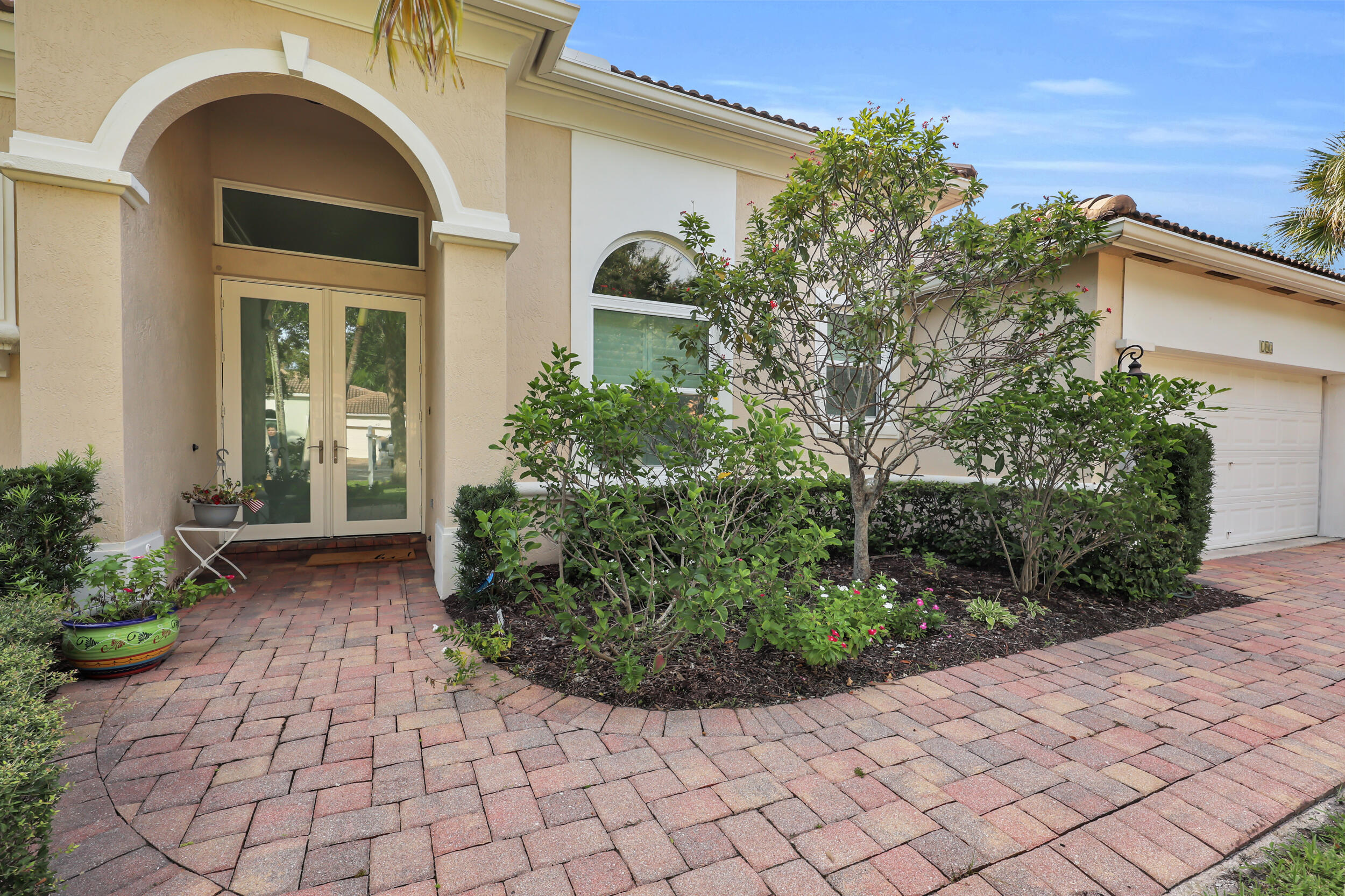 103 MAGNOLIA Way