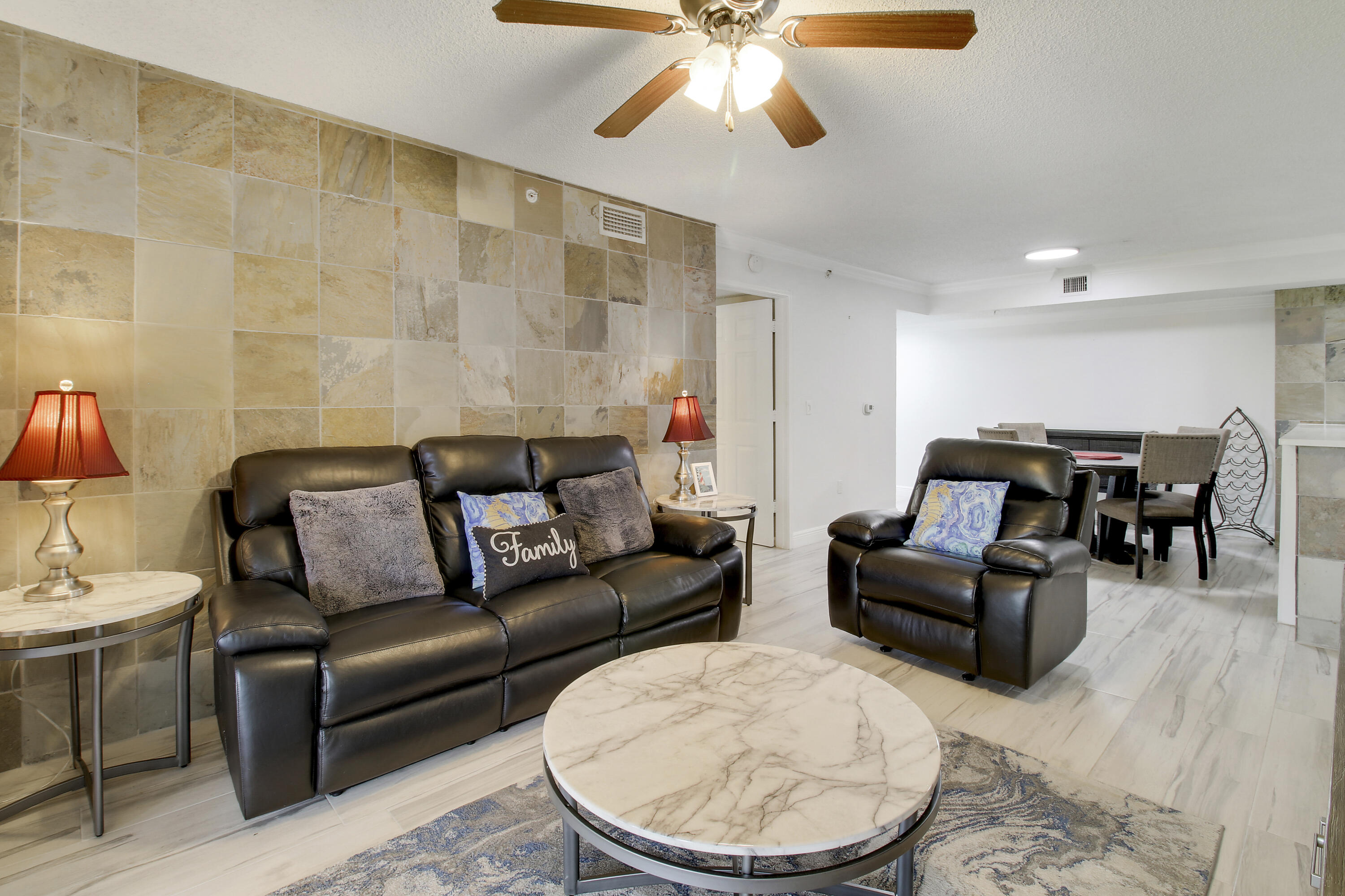 272 VILLAGE Boulevard 7208
