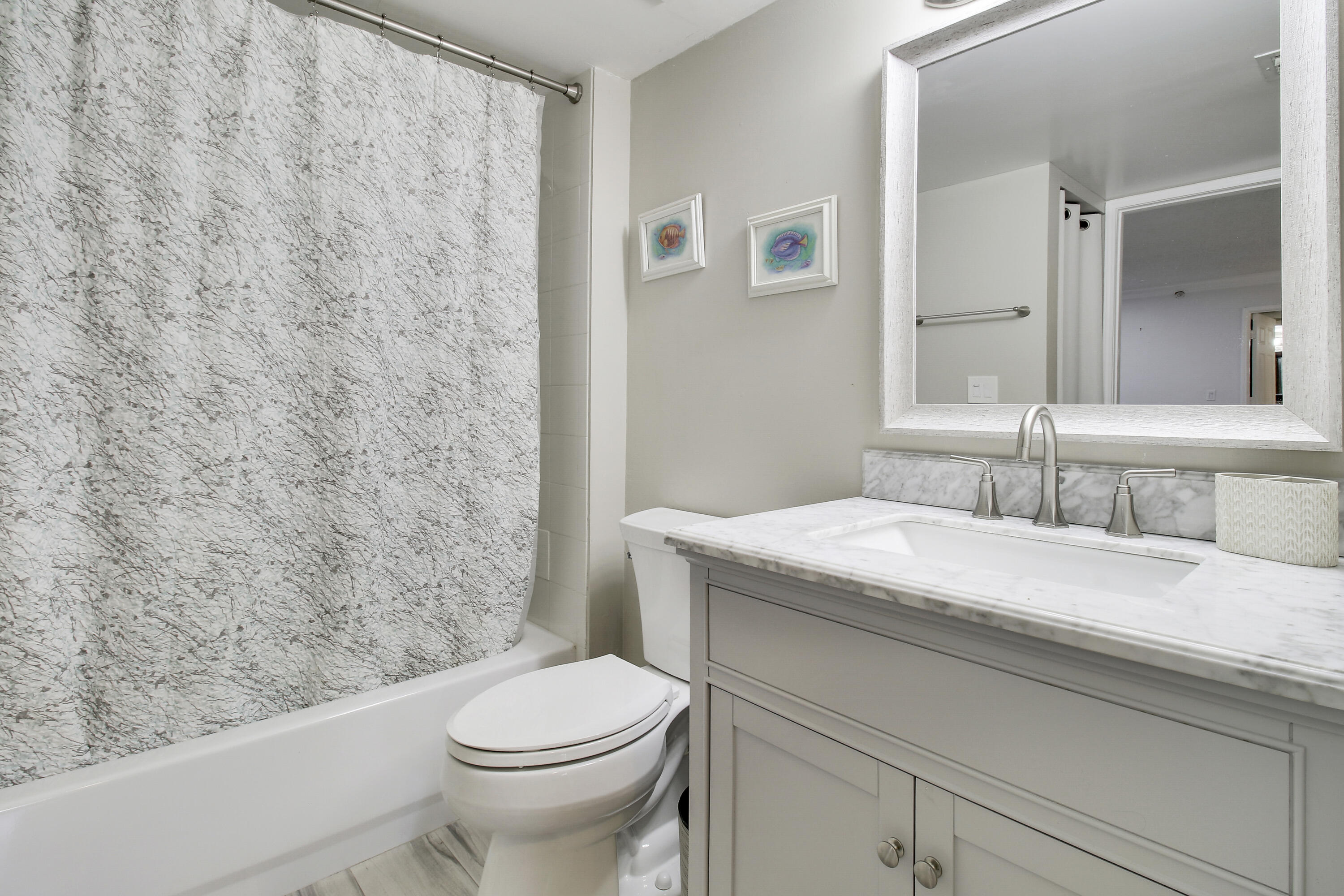 272 VILLAGE Boulevard 7208