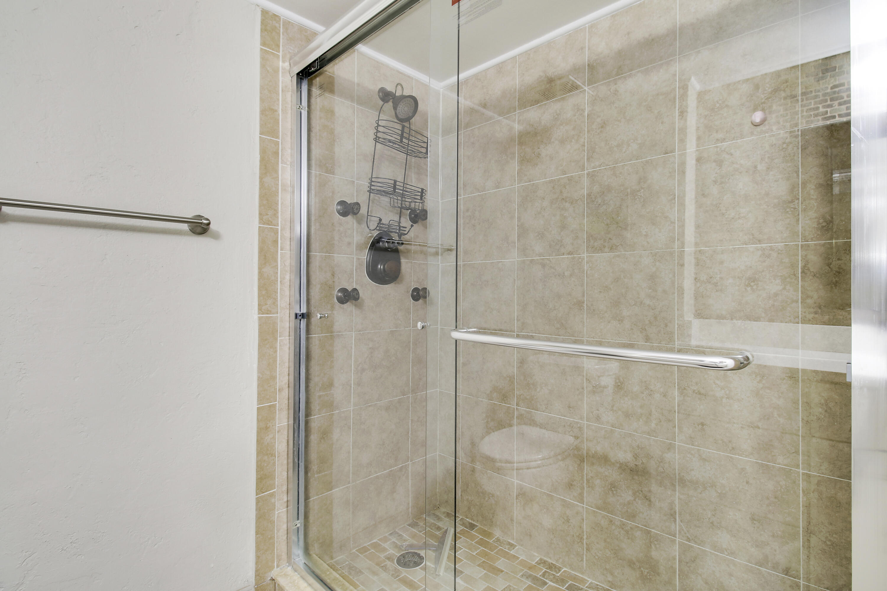 272 VILLAGE Boulevard 7208