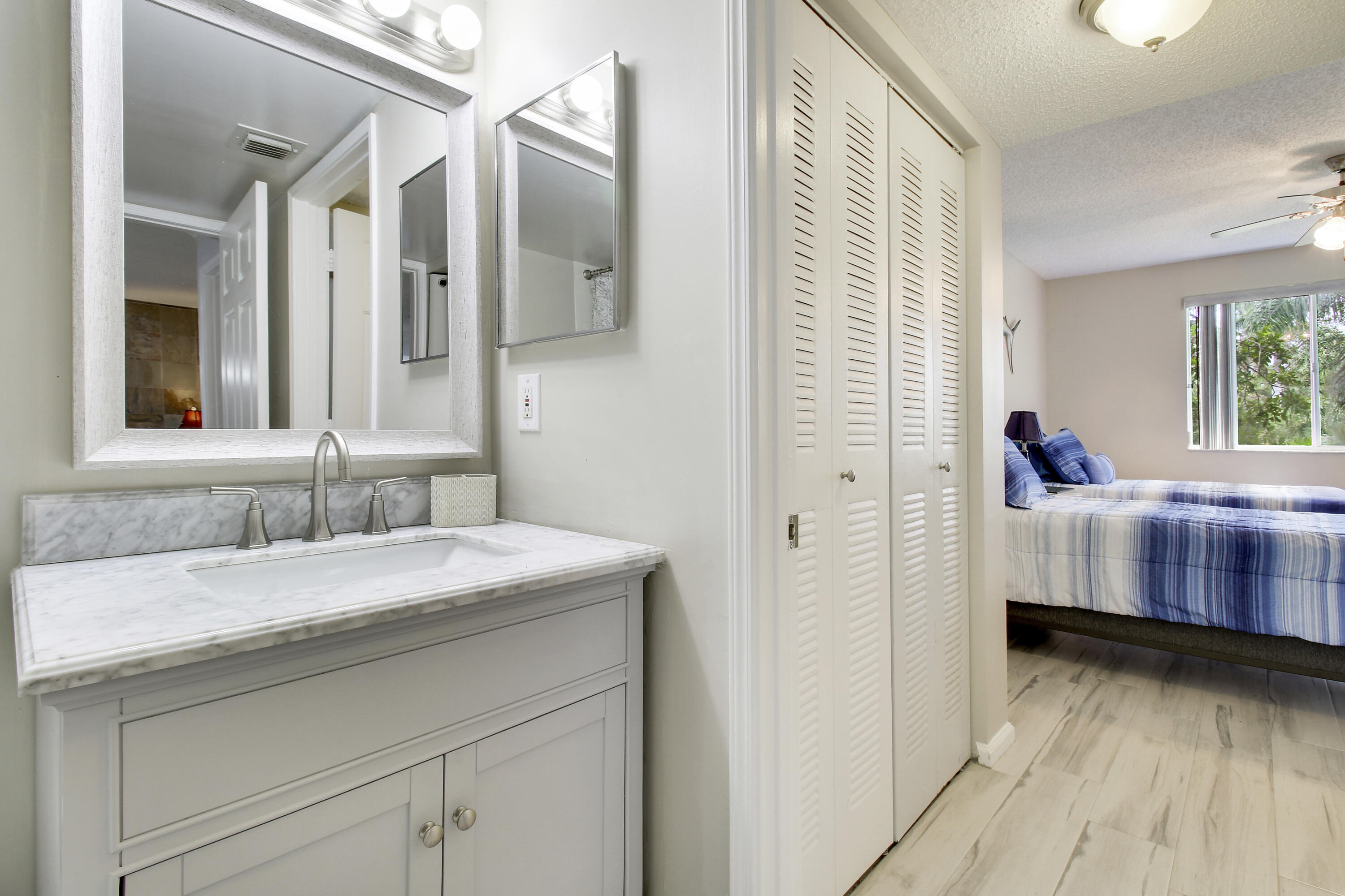 272 VILLAGE Boulevard 7208