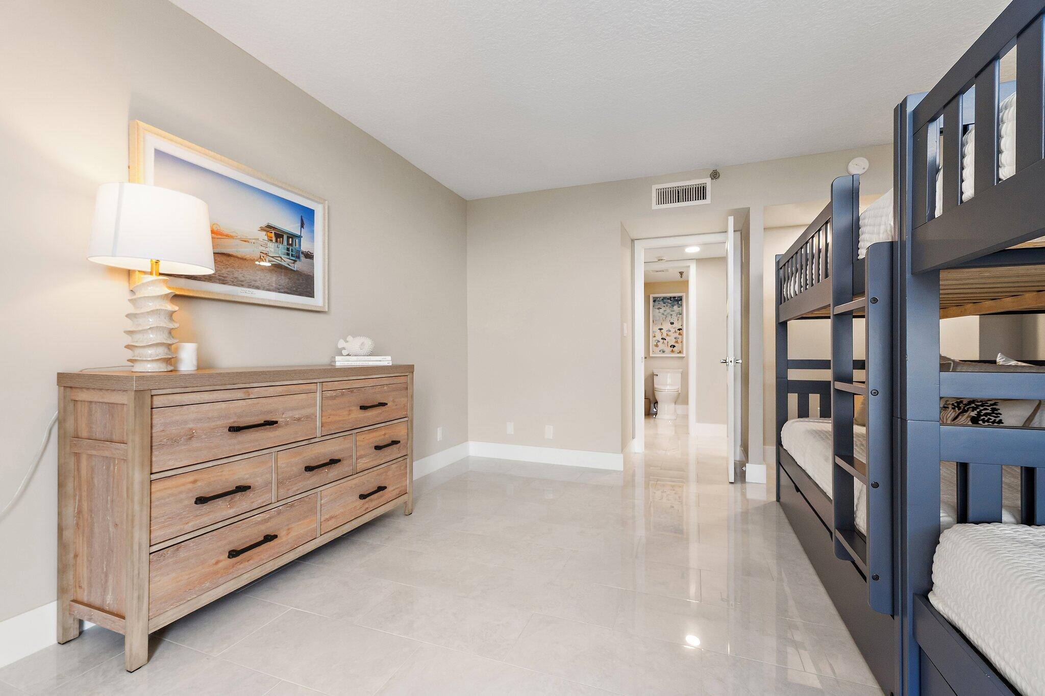 123 Lakeshore Drive 1544