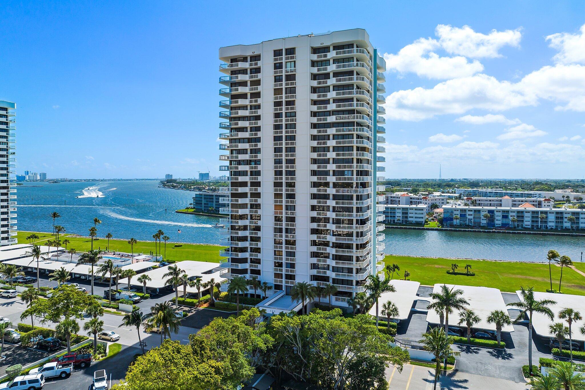 123 Lakeshore Drive 1544