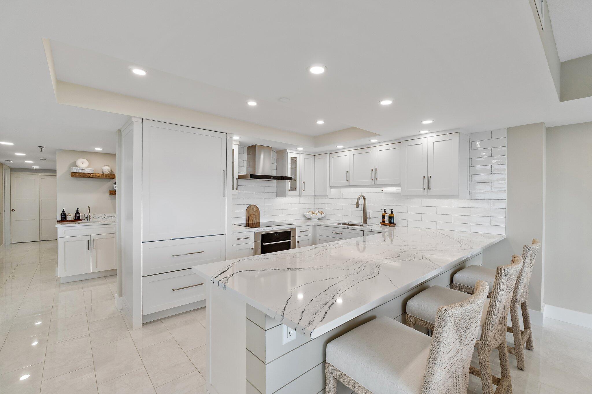 123 Lakeshore Drive 1544