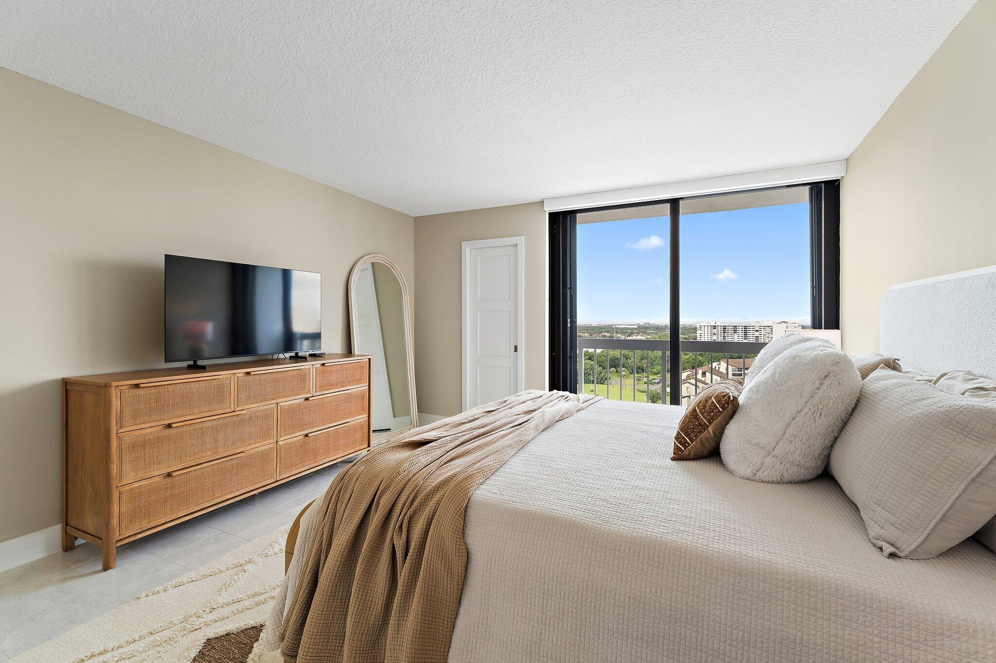 123 Lakeshore Drive 1544