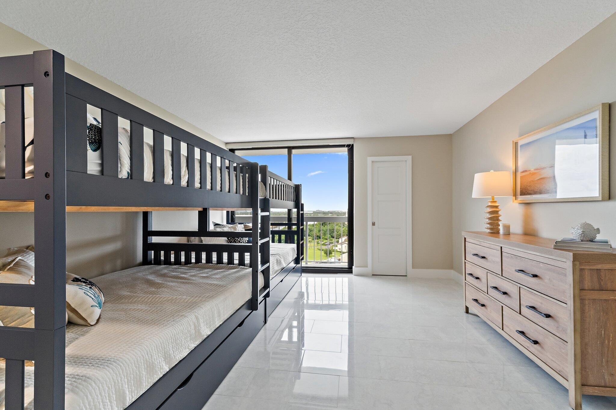 123 Lakeshore Drive 1544