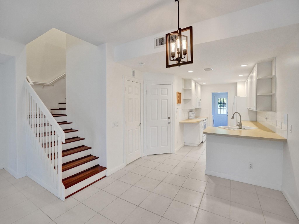 3056 W Community Dr 3056