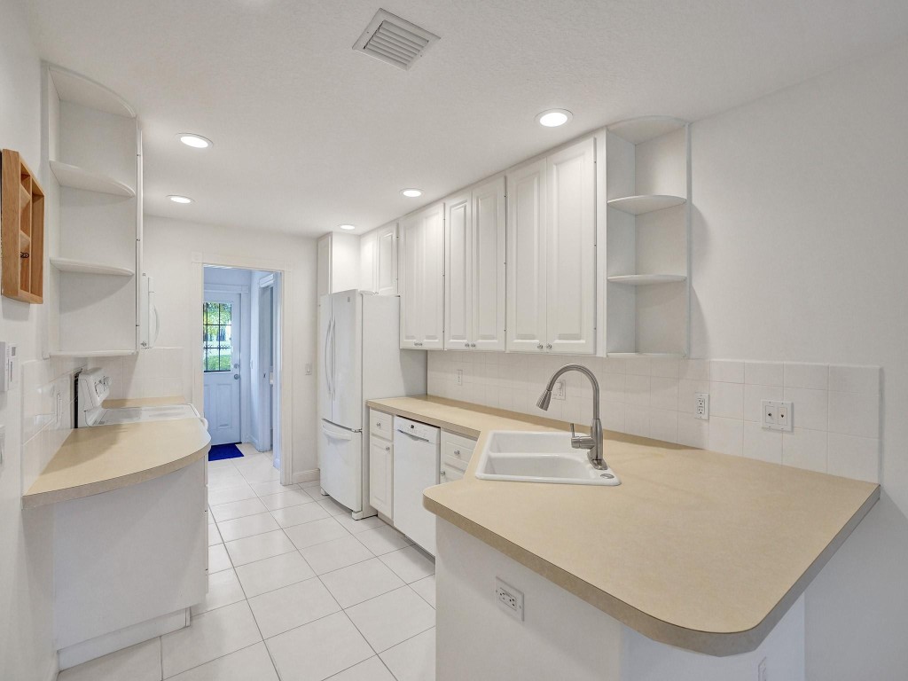 3056 W Community Dr 3056