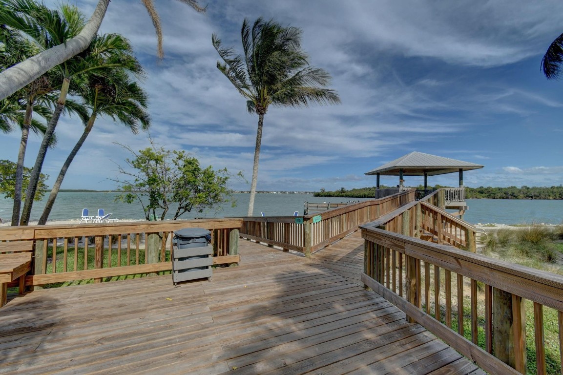 5242 SE Schooner Oaks Way 5242