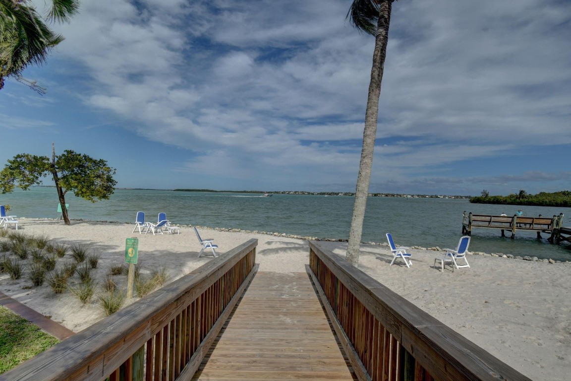 5242 SE Schooner Oaks Way 5242