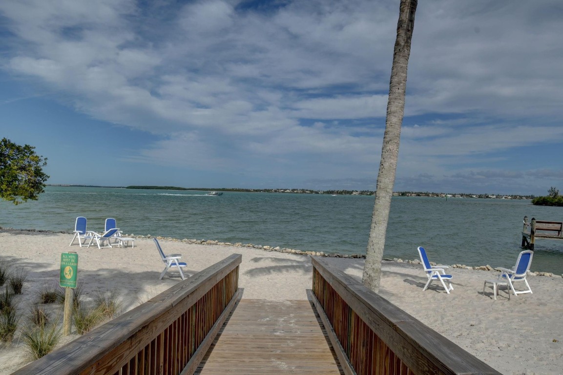 5242 SE Schooner Oaks Way 5242