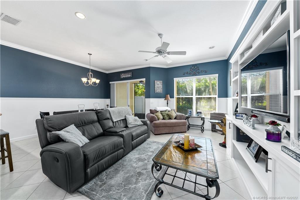 6153 NW Helmsdale Way