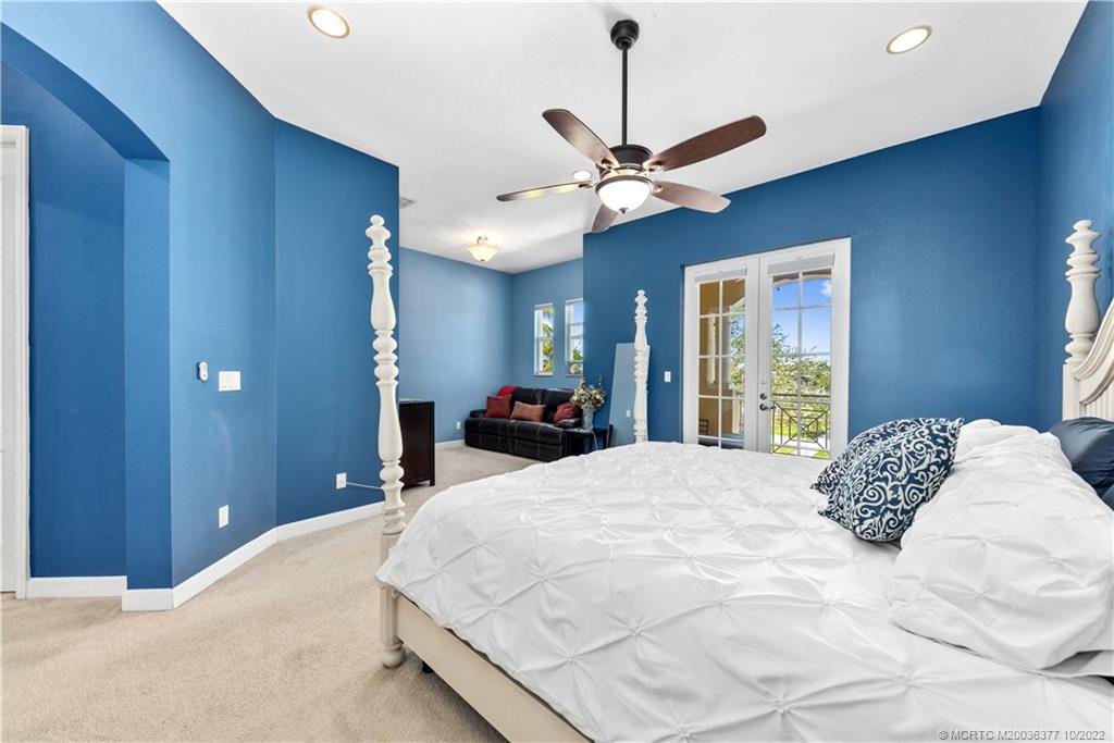 6153 NW Helmsdale Way