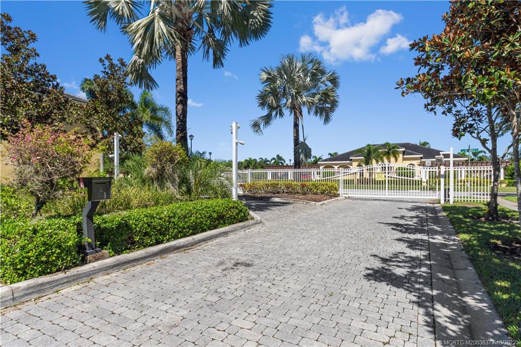 6153 NW Helmsdale Way