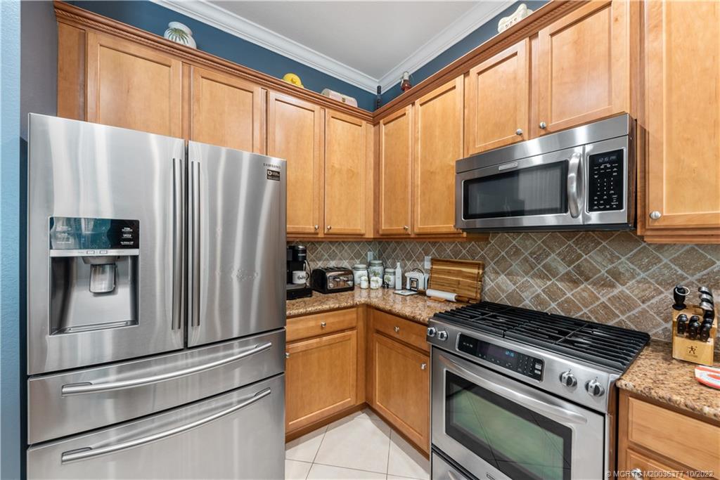 6153 NW Helmsdale Way