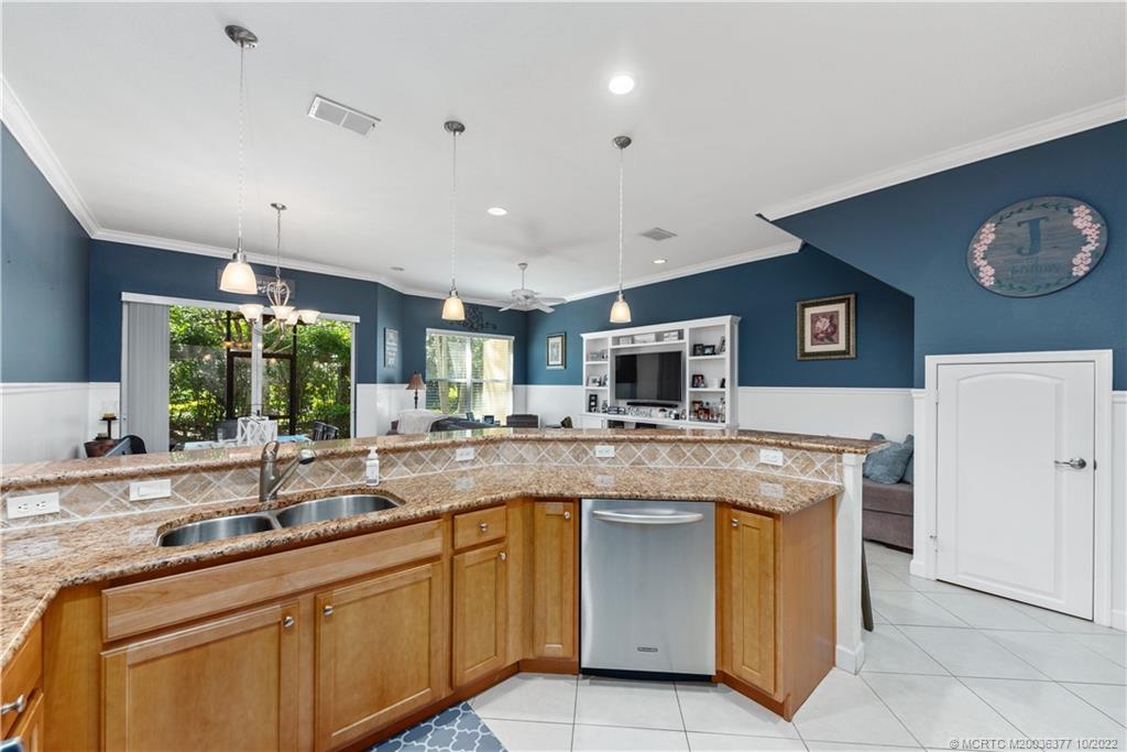 6153 NW Helmsdale Way