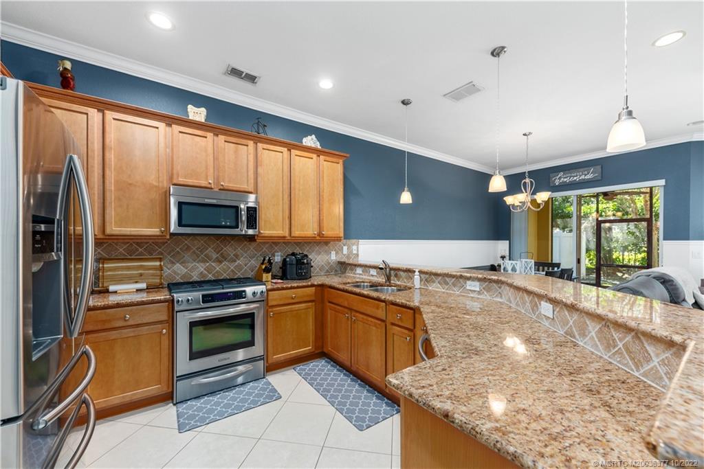 6153 NW Helmsdale Way