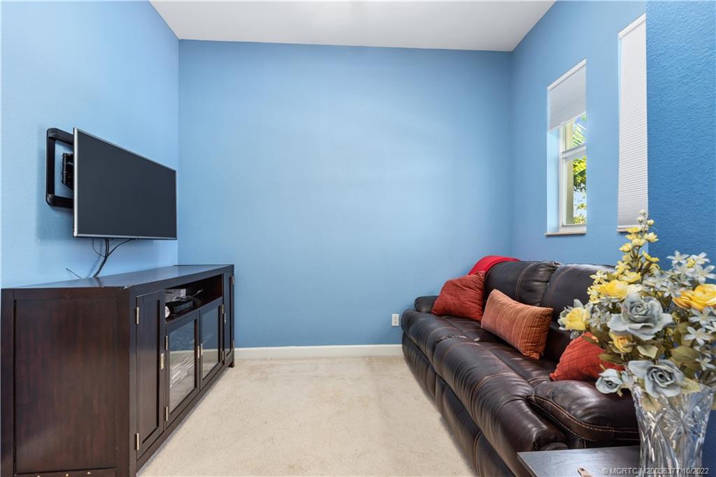 6153 NW Helmsdale Way