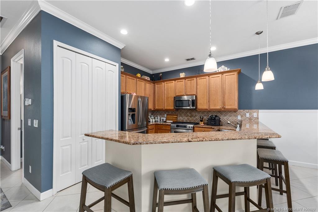 6153 NW Helmsdale Way