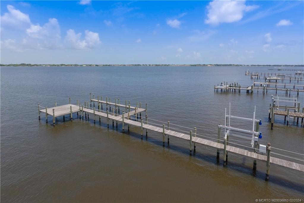 1441 SE Riverside Drive