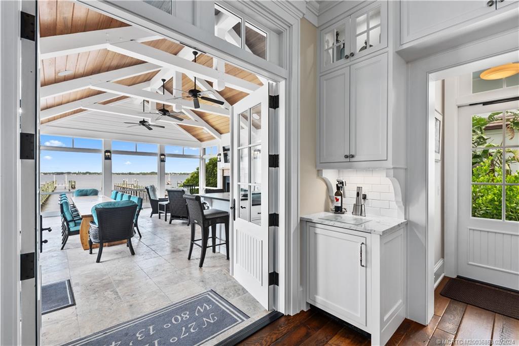 1441 SE Riverside Drive