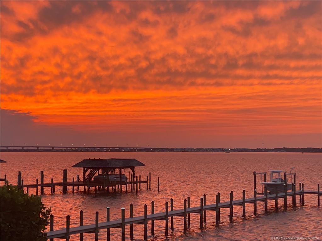 1441 SE Riverside Drive