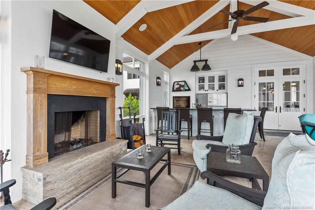 1441 SE Riverside Drive