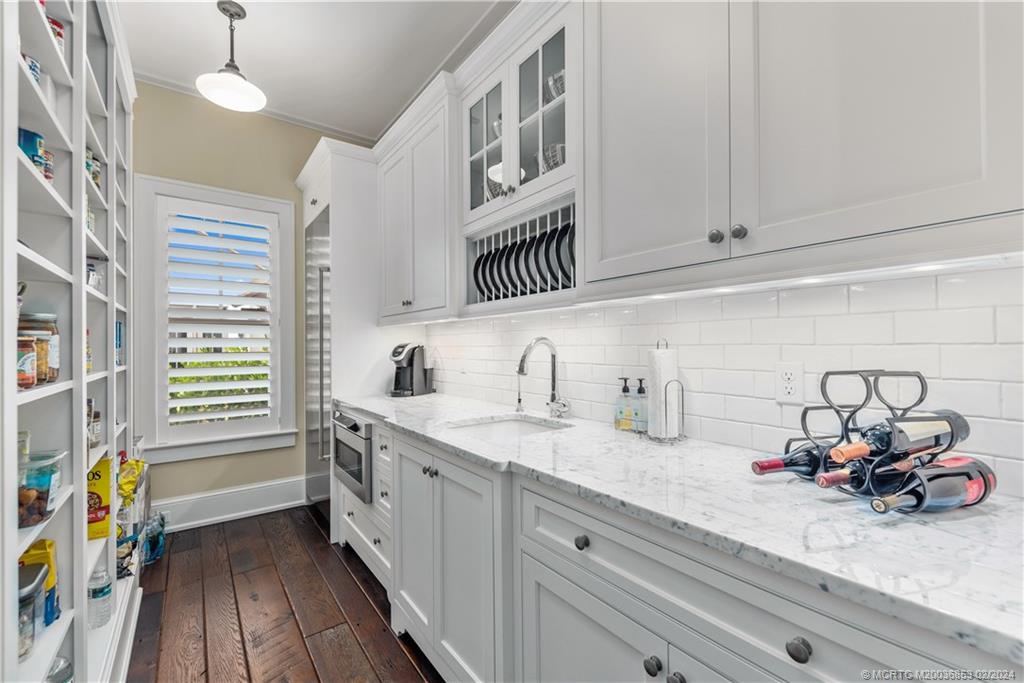 1441 SE Riverside Drive