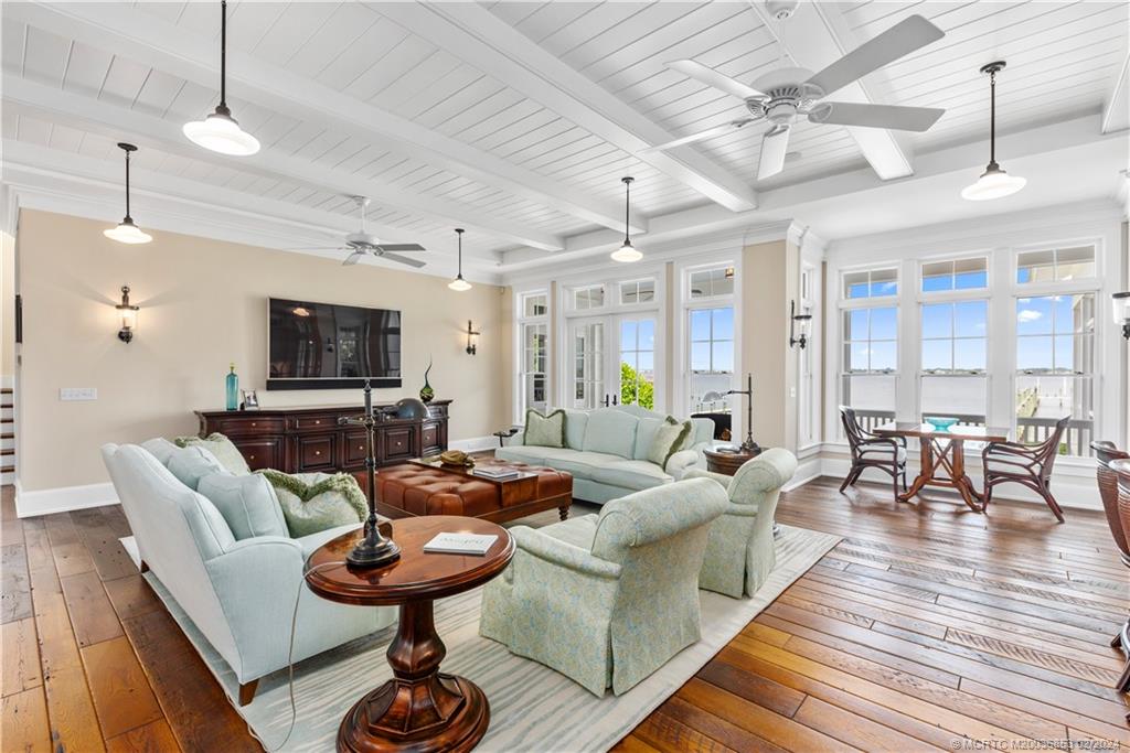 1441 SE Riverside Drive