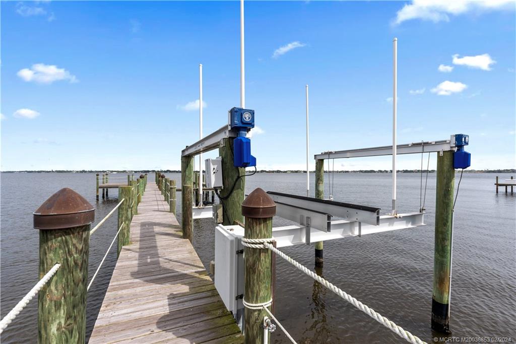 1441 SE Riverside Drive