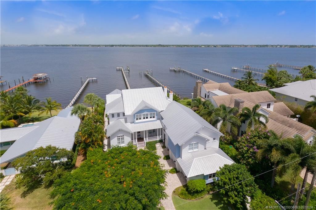 1441 SE Riverside Drive