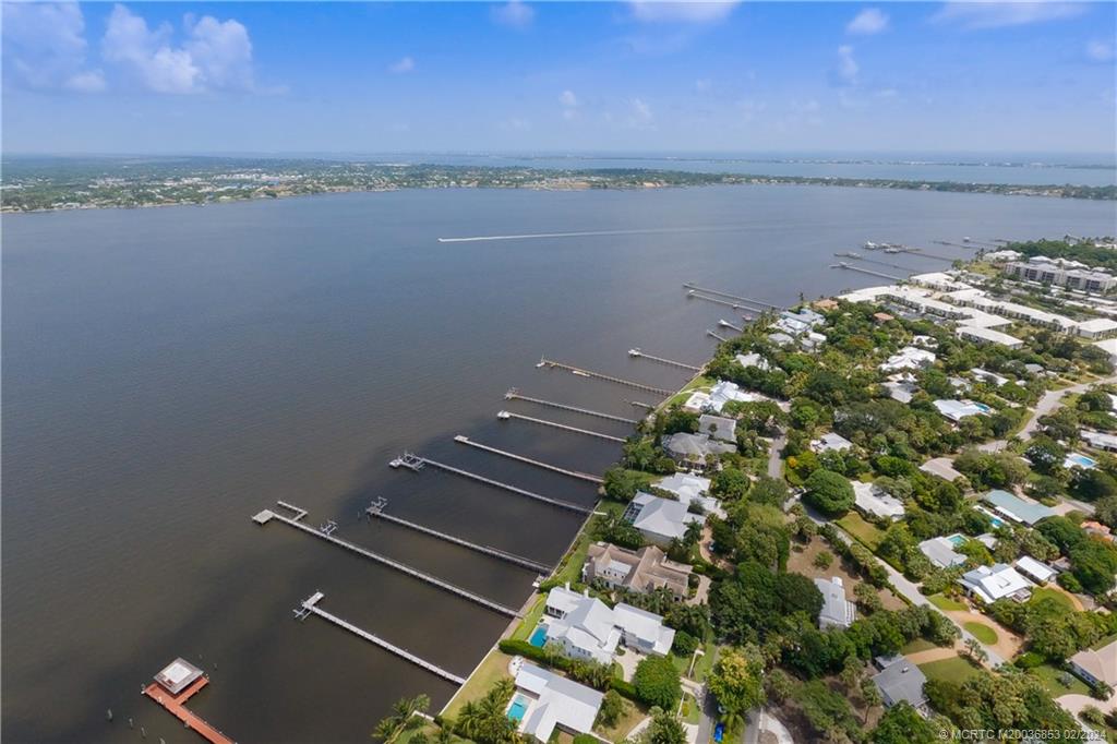 1441 SE Riverside Drive