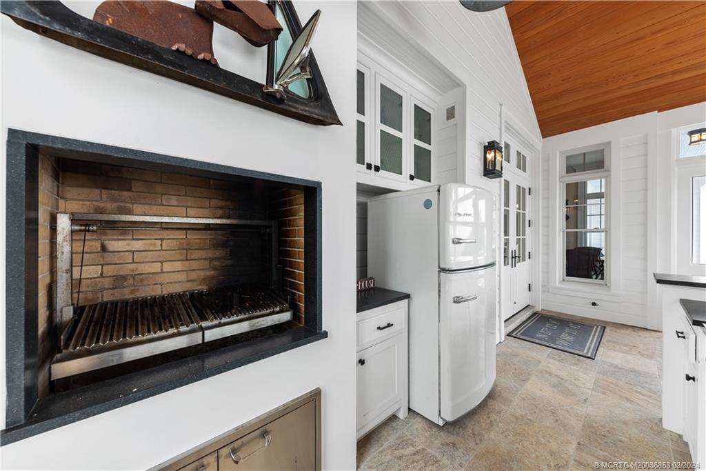 1441 SE Riverside Drive