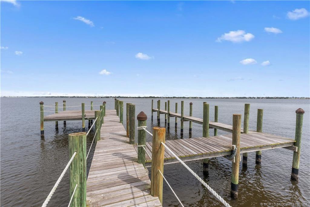 1441 SE Riverside Drive