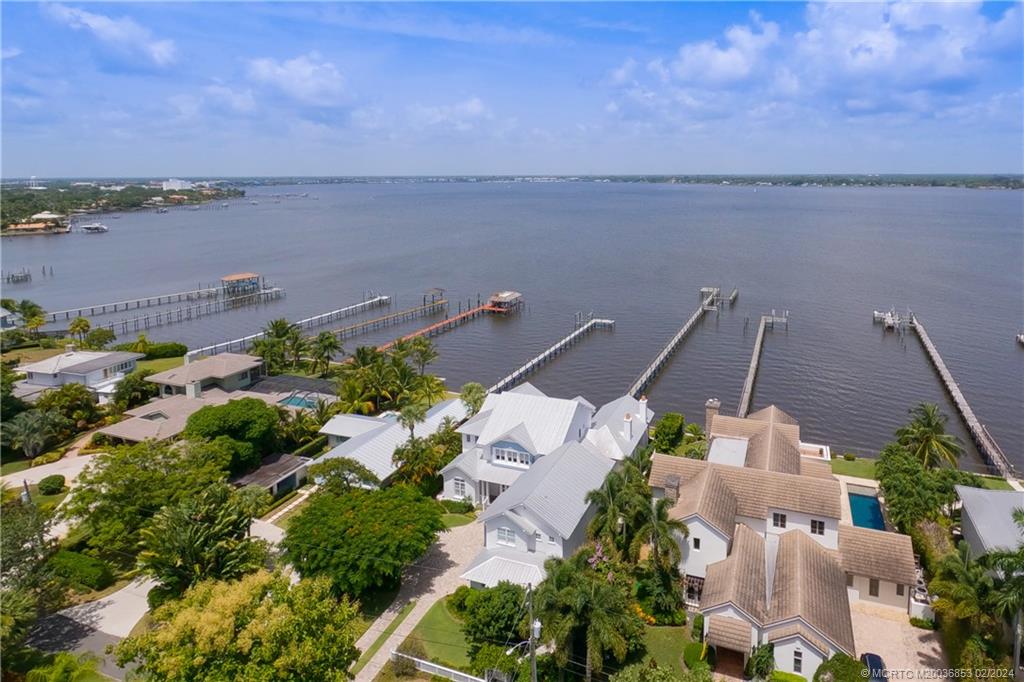 1441 SE Riverside Drive