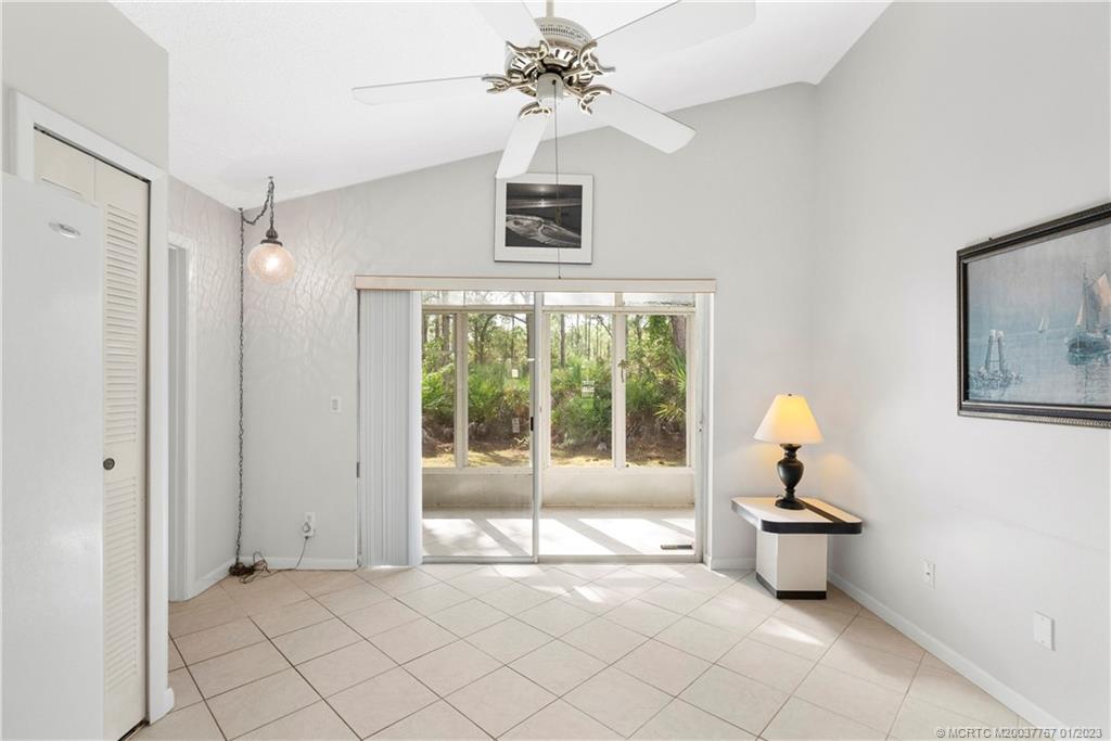 631 NW San Remo Circle