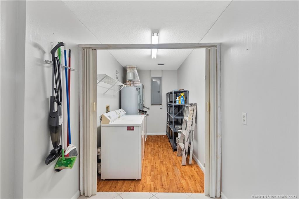 631 NW San Remo Circle