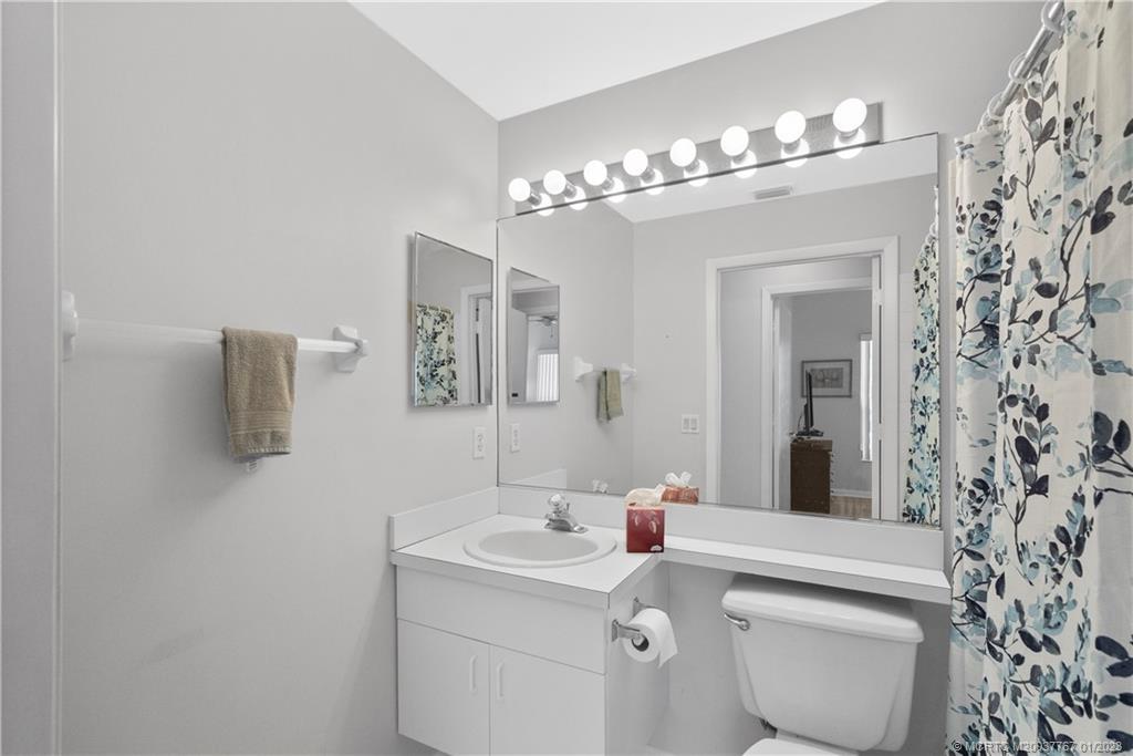 631 NW San Remo Circle