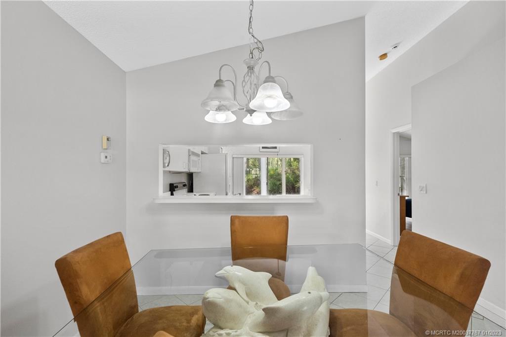 631 NW San Remo Circle