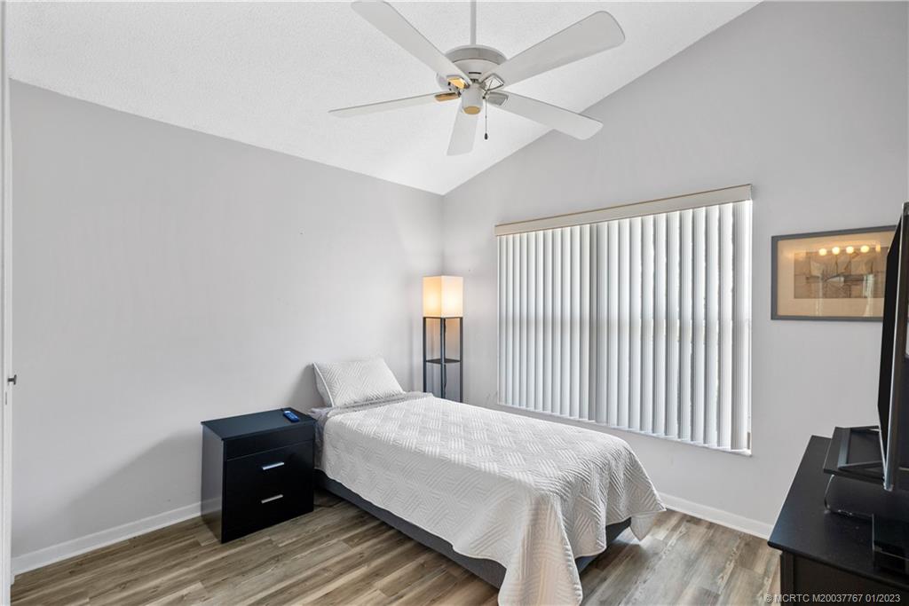 631 NW San Remo Circle