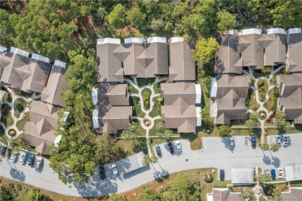 631 NW San Remo Circle